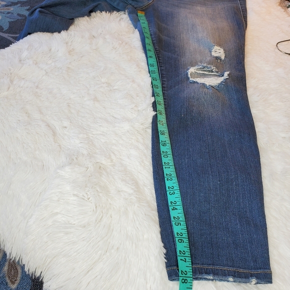 Torrid 3 Button Distressed Skinny Jegging Jean - Picture 7 of 13